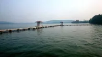 Homeinn Pebble Hotel (Hankou Railway Station Lingjiao Lake Wanda Plaza)