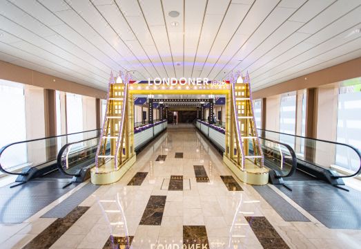 런더너 호텔의 고급스러운 라운지 다이닝