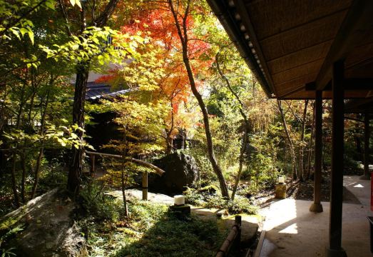 5. 료칸 코노-유..