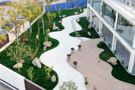 Floral Lux Hotel·Mangu Manxin hot spring hotel in Nanjing Отели рядом с достопримечательностью «Qixia Mountain Scenic Area»