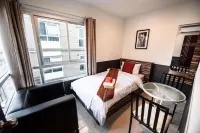 48 Metro Hotel Các khách sạn gần Wat Prayasuren