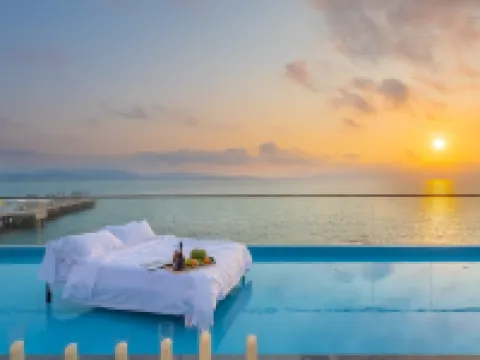 Hillman Vacation Apartments (Shanwei Poly Jincheng Bay Tourist Resort) Hotels near South China Normal University (Shanwei Campus)