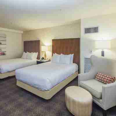 DoubleTree by Hilton Hotel & Suites Pittsburgh Downtown Rooms