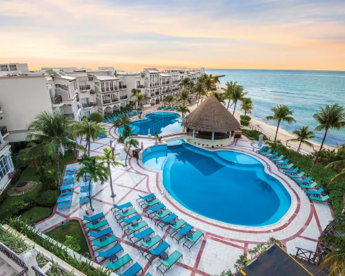 Wyndham Alltra Playa del Carmen Adults Only All Inclusive Отели рядом с достопримечательностью «Пляжный клуб Kool»