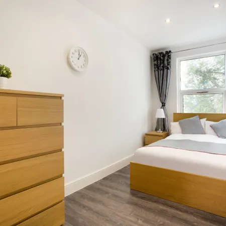 The Broadway Hotel - London Heathrow Отели рядом с достопримечательностью «Парк Остерли»