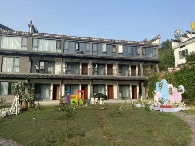 Guantanju Guesthouse Taohua Tan Scenic Area 호텔
