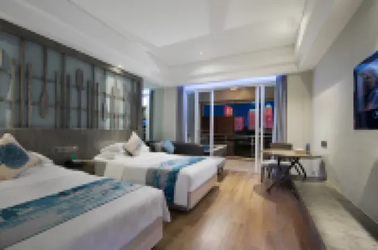 Real Madrid Yachts Holiday Hotel Hotels near Evergreen Garden