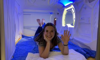 Space Night Capsule Hotel