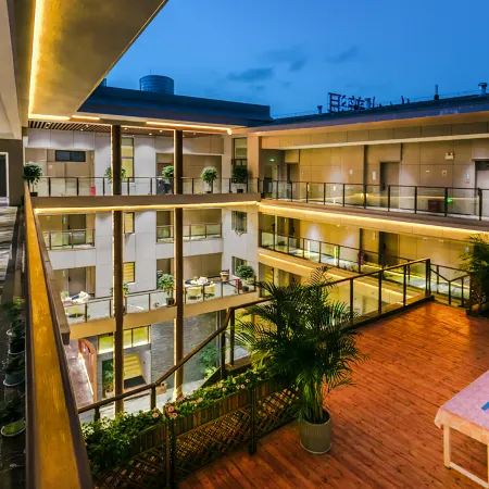 Baiyi Hotel