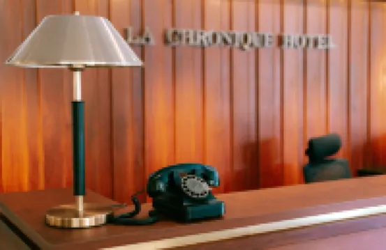 LA.奇隆尼科飯店 飛金邊附近的飯店