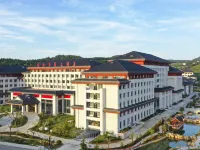 Huaxia Club Hotels near Weihai Shenyou Ocean World