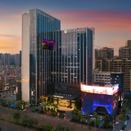 THE HORIZON HOTEL