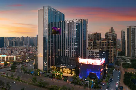 THE HORIZON HOTEL Отели рядом с достопримечательностью «First High-Altitude Fountain in Asia»