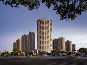 Liuwei Center Hotel