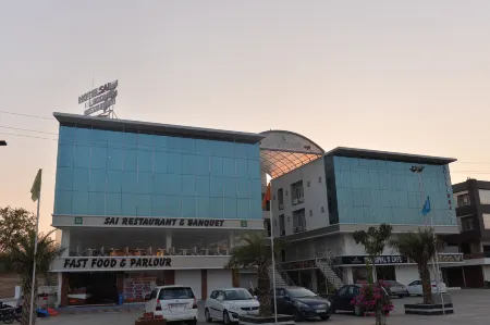 Hotel Sai Inn at Statue of Unity Отели рядом с достопримечательностью «Стейтью Оф Юнити»