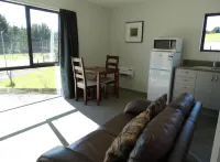 Oak Lodge