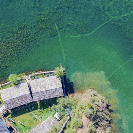 Lugu Lake Lanyu Homestay Отели рядом с достопримечательностью «Modai Wangfeifu»