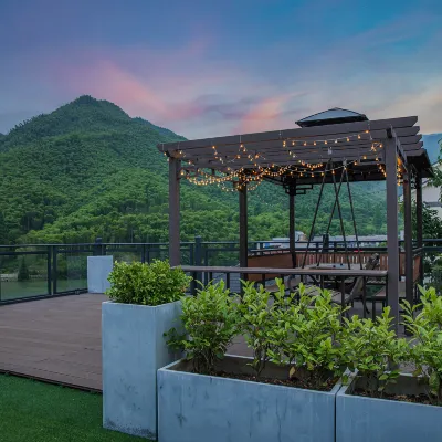 Anji Yunyin Lake Resort Villa Hotels near Sky Land