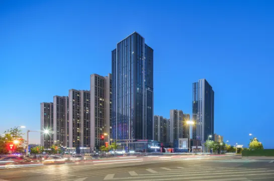 Yuexiang Light Residence Hotel (Jingkai Wanda Plaza High-speed Railway Station Branch)
