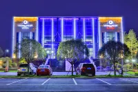 Deyang Golden Carlley Hotel - parking