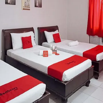 RedDoorz Near Ormoc Port Terminal Hotels near Robinsons Place Ormoc