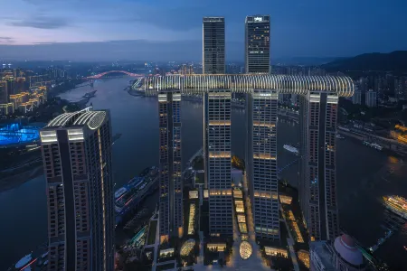 O’Ciel Skyrise Riverside Hotel at Raffles City Chongqing Отели рядом с достопримечательностью «Lanyuan»