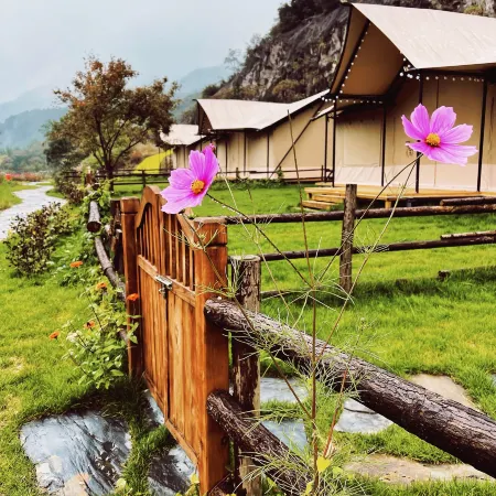 Yesanpo Keye · Luming boutique tent holiday camp Hotels in Laishui