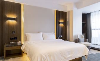 Yuxi Huaning Guanghua Hotel (Ningzhou Park)