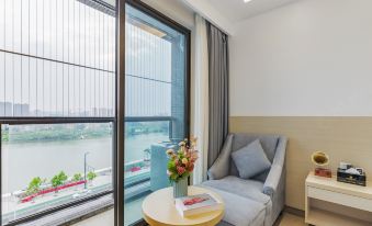 Laikeli Rainbow Apartment (Longjing Garden Lanshi Subway Station, Foshan)
