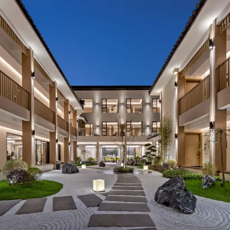 Dongyueli Hotel (Shaoxing Downtown Area Cangqiao Straight Street)