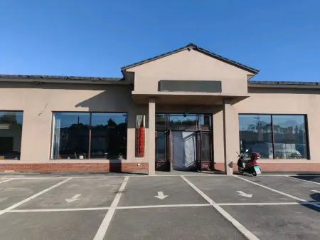 Jufuyuan Fishing Village (Chaganhu Branch)