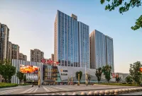 Bi'an Light Luxury Hotel (High-tech Wanda Zhengxuanhui Branch) Hotels near Henan College Computer Numerical Control， Kinmen and Matsu Branch