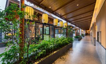 Lakeside Hotel (Houjie Town, Nancheng Street, Dongguan)