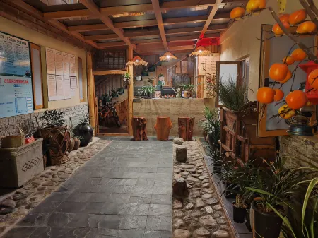 Hanyuan Zhuoma Yard Boutique Homestay Отели в г. Ханьюань