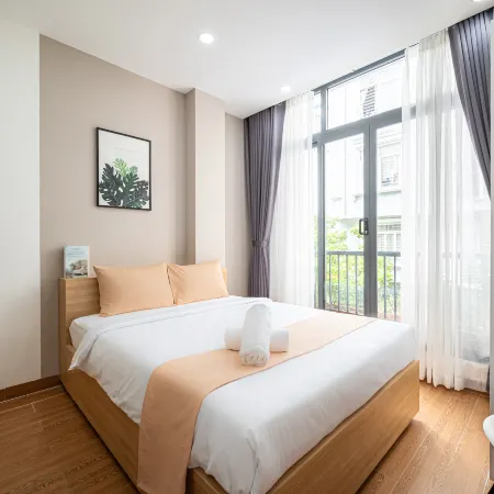 Cozrum Homes - Spring Residence Отели рядом с достопримечательностью «Куан-Бинь-Тхань»