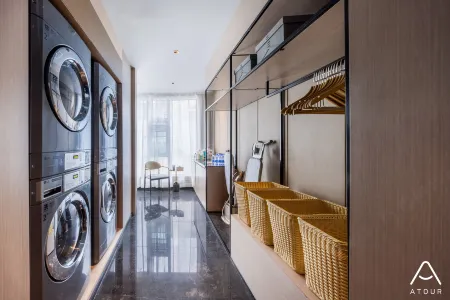 Atour Hotel Nyingchi Bayi Nanyue Avenue Отели в г. Нюинтри