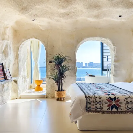 Lan Cuoli · Villa Sunset Rooftop - View Vacation Guesthouse (Nanmenwan Store)