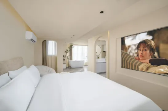 藝軒•高空江景輕居（南沙萬達廣場金洲地鐵站店） 南沙區附近的飯店