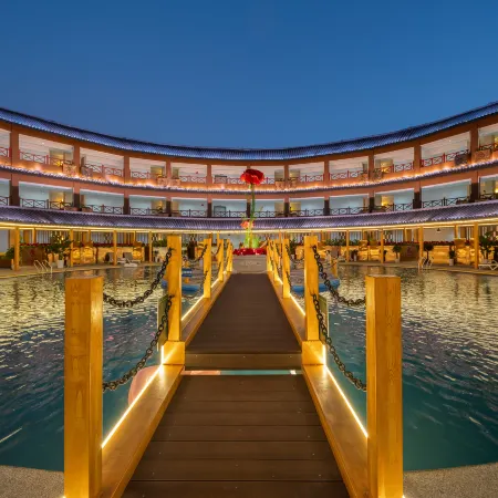 Rose Bowl Hotel