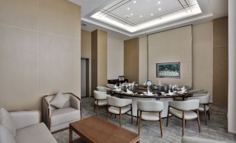 Kaihua Liangyou Theme Hotel