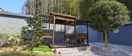 Sunshine Car · Travel original ecological small home hostel