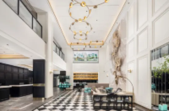 Chaozhou Town People's Square XANA Deluxe Hotel