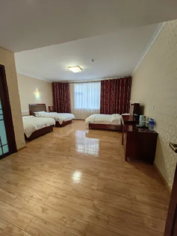 怡馨エコノミーホテル 松潘（黄竜九寨高速鉄道駅） 川主寺鎮周辺のホテル