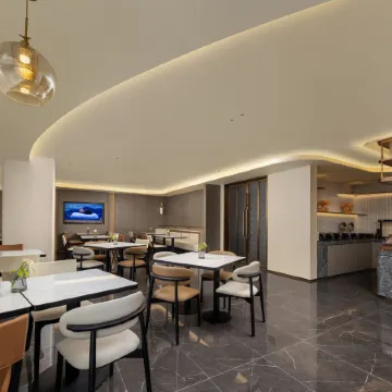 Atour Hotel Yunfu Luoding Taide Tianrun Plaza