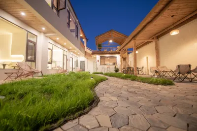 Shiyue Homestay (Tekes Bagua City) Hotels near Eight-Diagram City