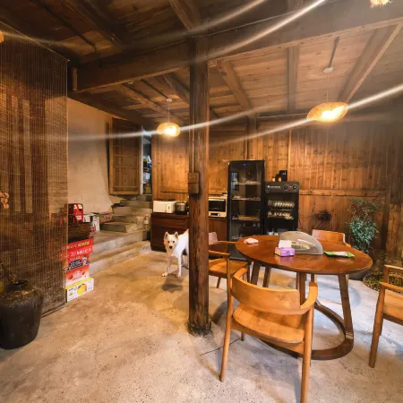 Cloud-Veiled Mountain Realm Retreat, Lishui Songyang