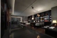 Shenyang Zhongjie Forbidden City Square Cultural Tourism Area Atour Hotel