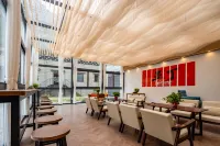Daocheng Yunshu Hotel