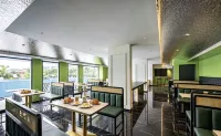 Orlan Café & Bar Homestay