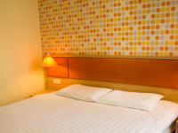 如家酒店(延安体育场大礼堂宝塔山景区店) - 商务大床房